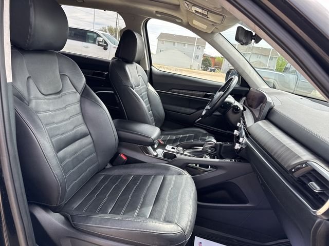 Used 2023 Black Kia SX-Prestige image 15
