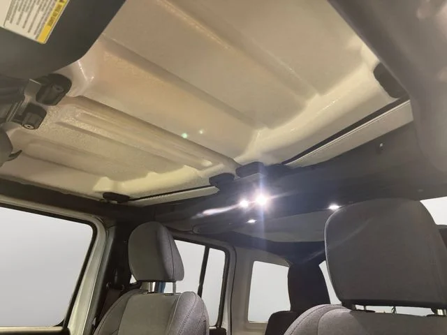 Used 2024 White Jeep Sport S image 10