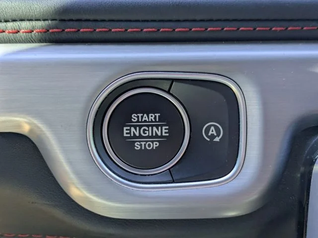 Used 2022 White Mercedes-Benz G 550 image 33
