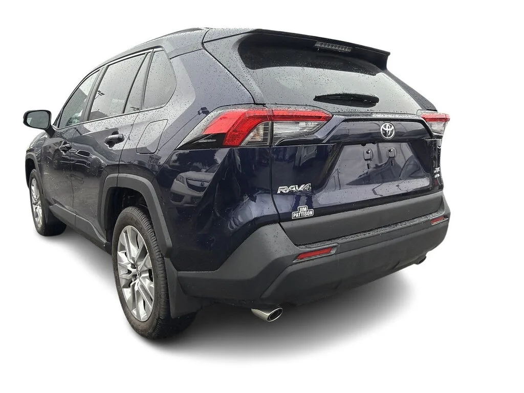 Used 2025 Blueprint Toyota XLE AWD Dilawri Certified   Local BC   1 OWNER image 10