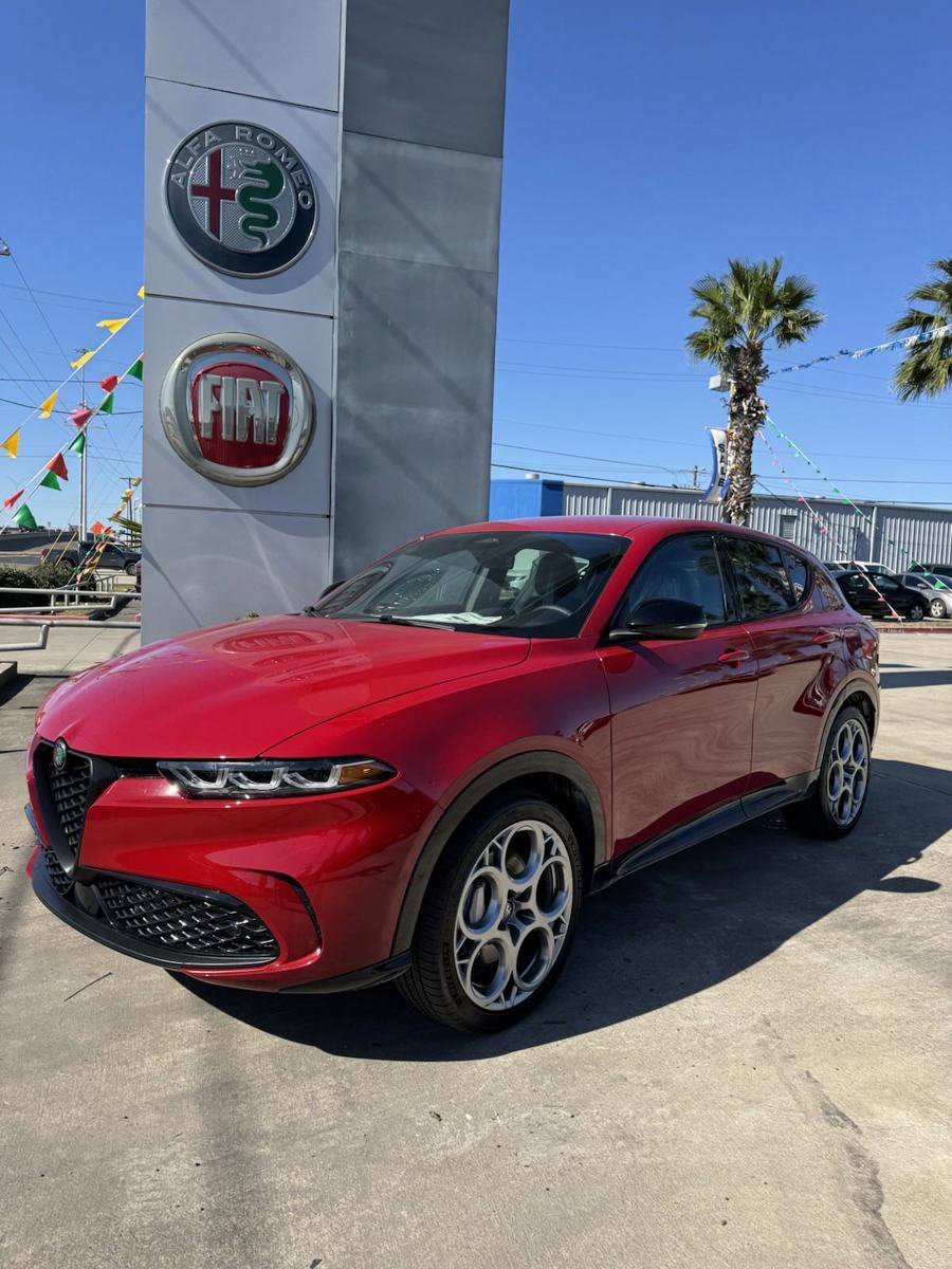 2025 Alfa Romeo Tonale Base's photo