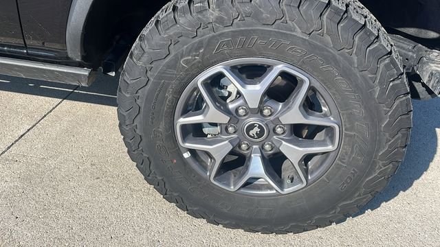 Used 2025 Shadow Black Ford Badlands image 10