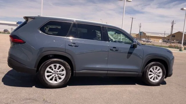 Used 2026 White Toyota XLE image 2