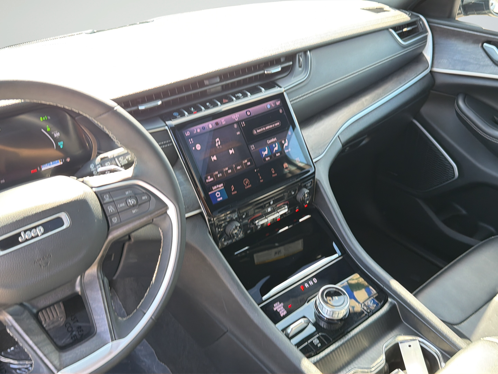 Used 2024 Gray Jeep 4xe image 21