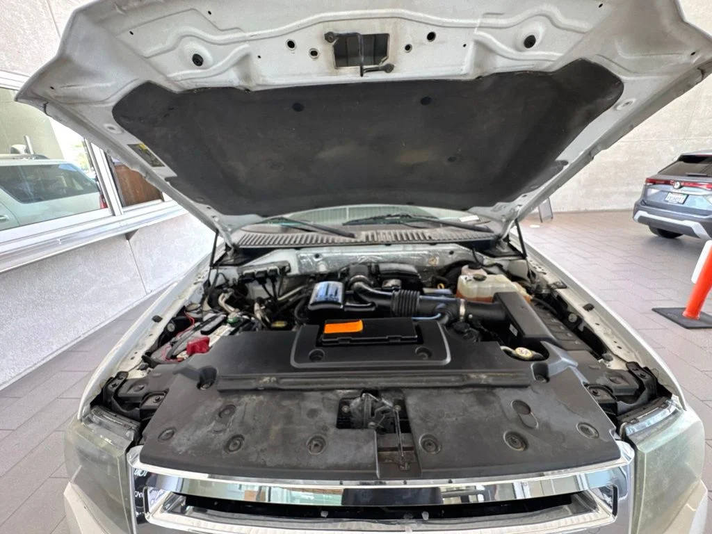 Used 2012 White Ford Limited image 21