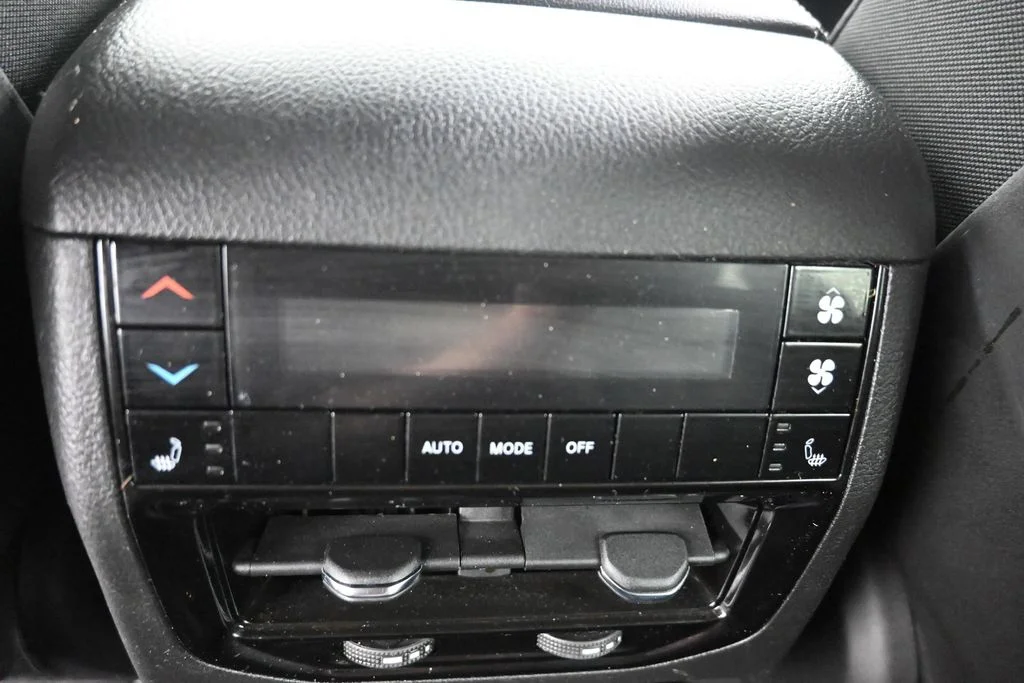 Used 2024 Gray Jeep Limited image 17