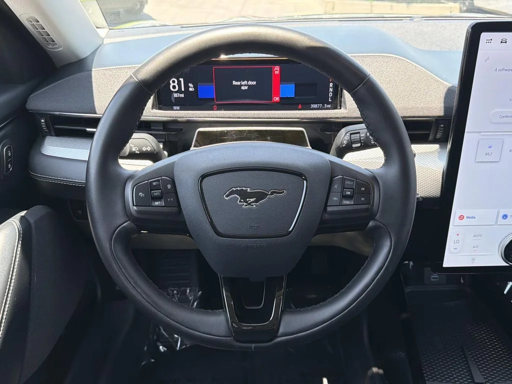 Used 2023 Vapor Blue Metallic Ford Select image 10