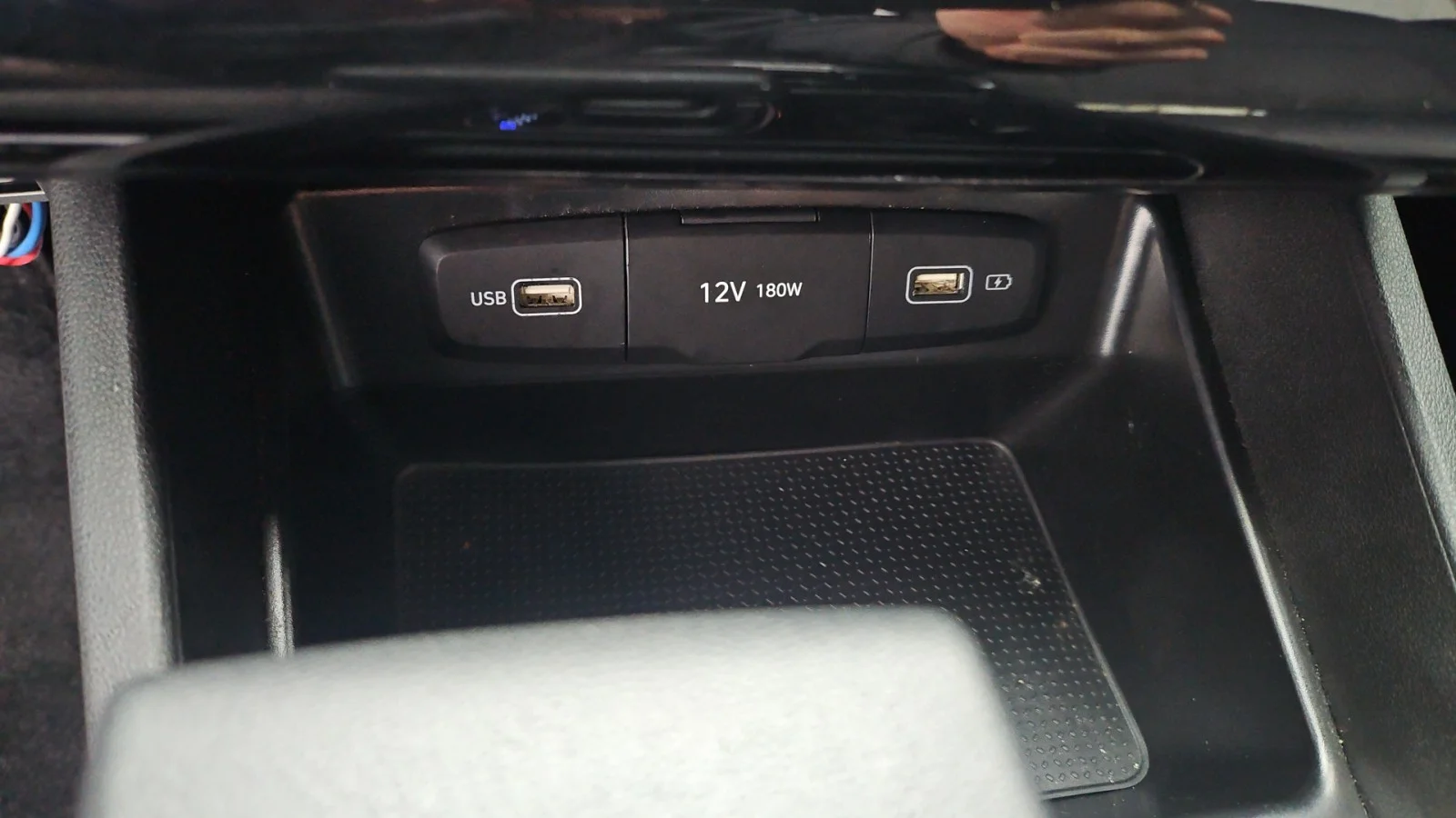 Used 2023 Black Hyundai SEL image 21