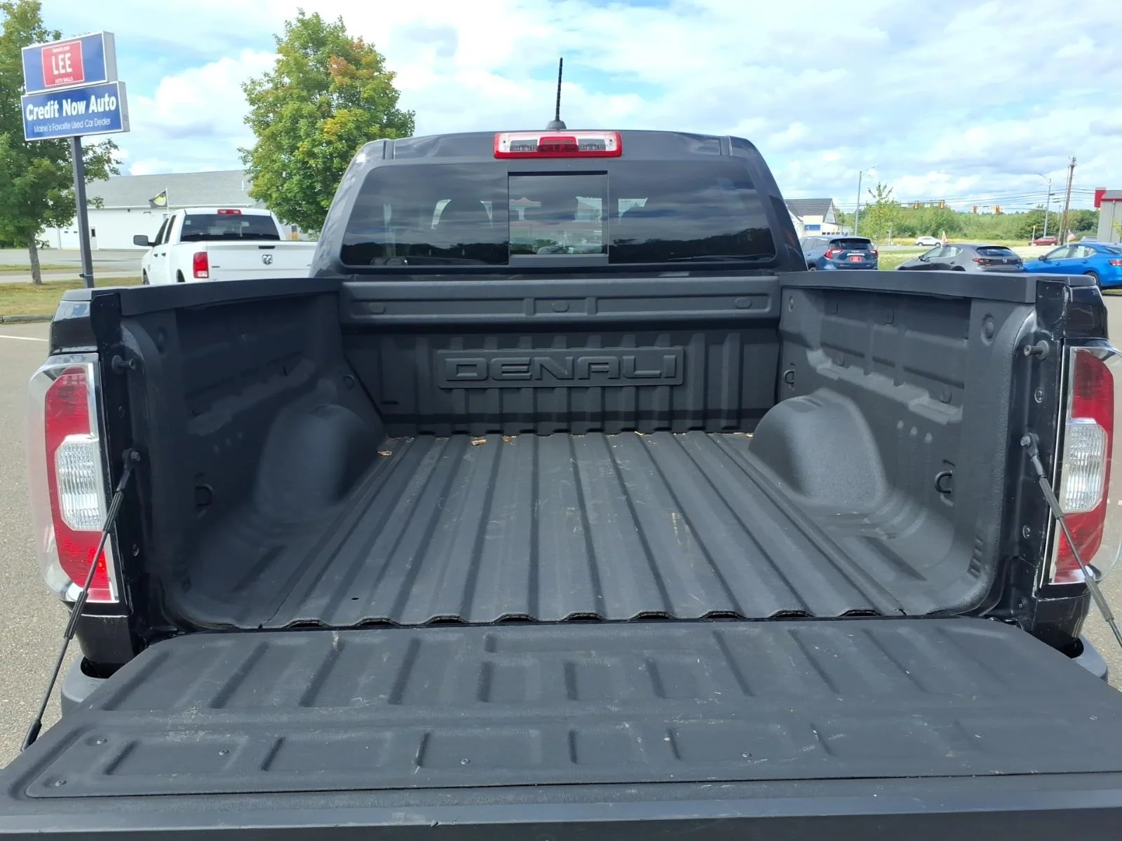 Used 2020 Carbon Black Metallic GMC Denali image 12