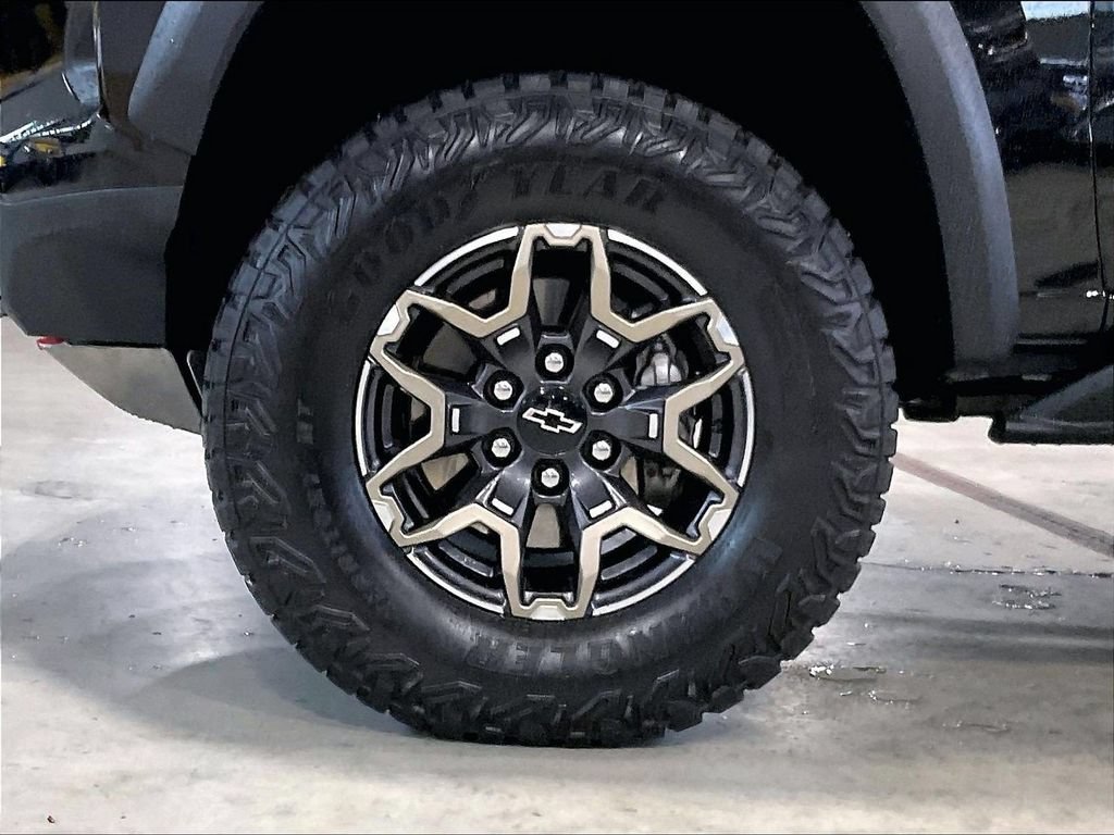 Used 2025 Black Chevrolet ZR2 image 7