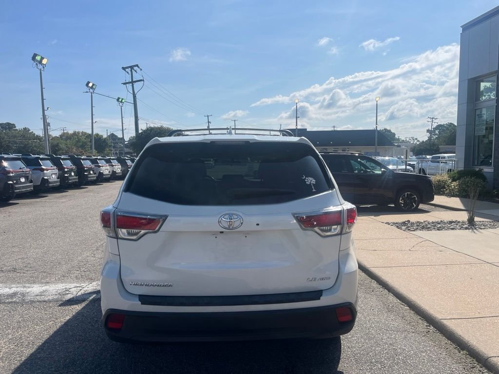Used 2016 White Toyota LE Plus V6 image 5