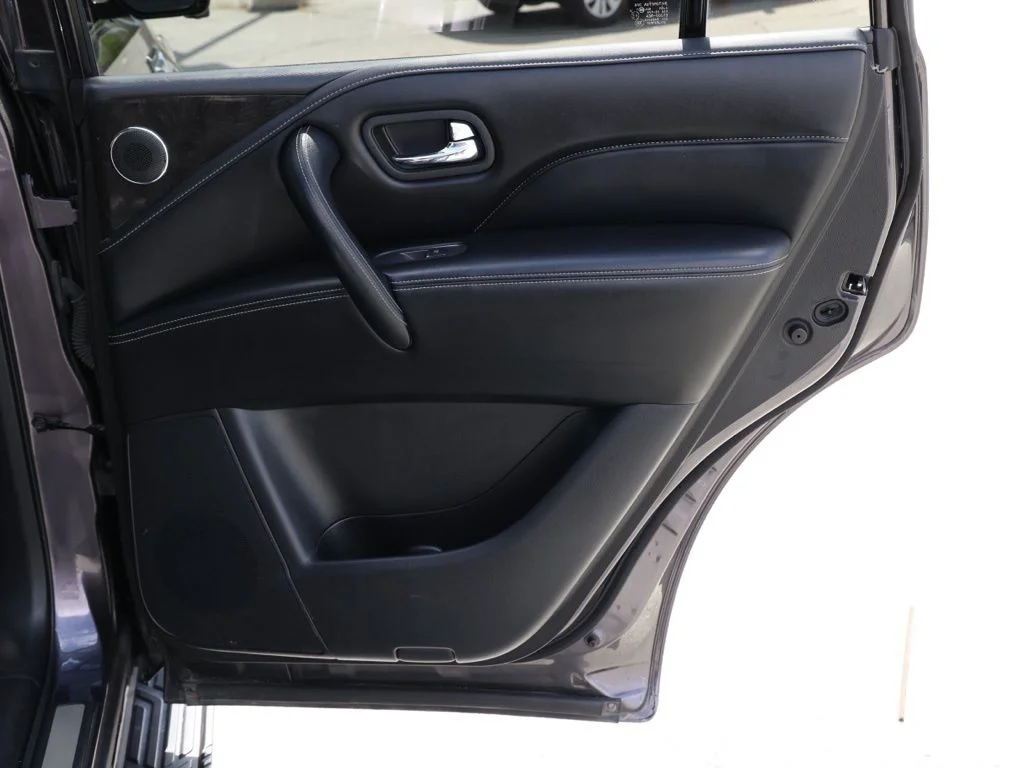 Used 2024 Gray INFINITI LUXE image 18