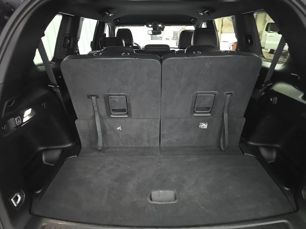 Used 2024 Black Jeep Altitude image 11