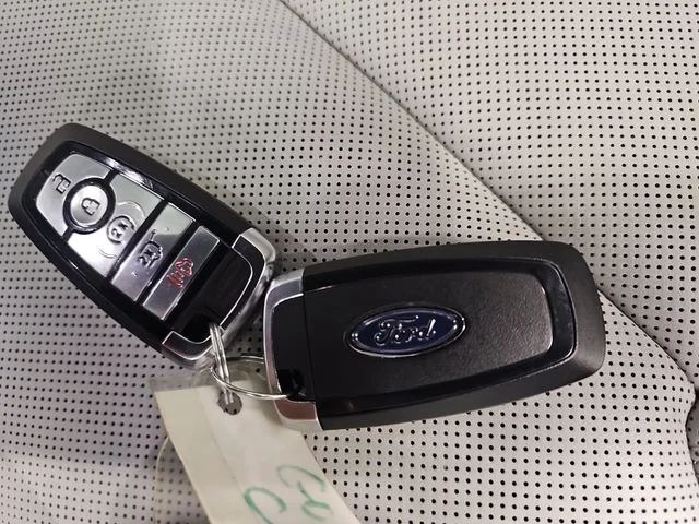 Used 2025 Black Ford Platinum image 33