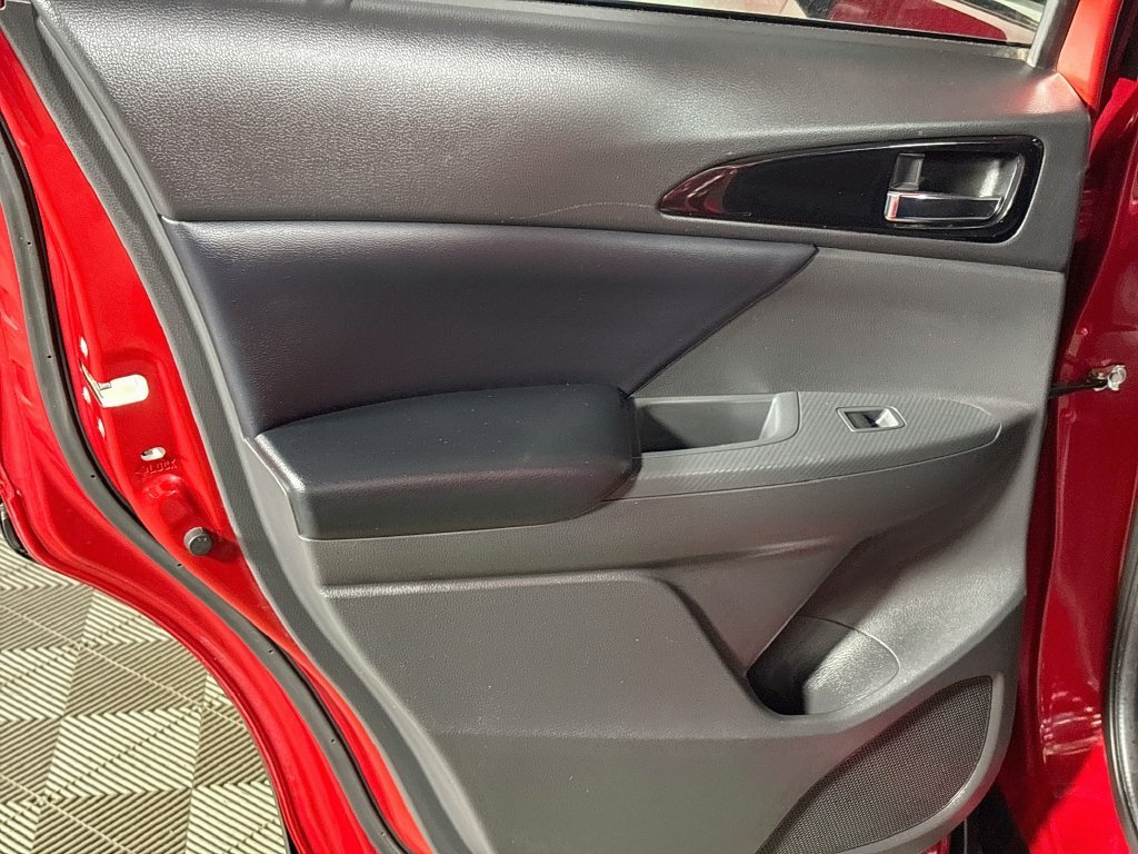 Used 2025 Alloy Silver Metallic Mitsubishi  image 19