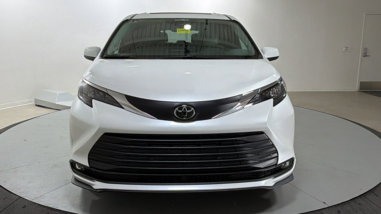 New 2026 Wind Chill Pearl <sup>1</sup> Toyota  XLE image 2