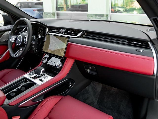 New 2026 Eiger Grey JAGUAR P250 R-DYNAMIC S image 29
