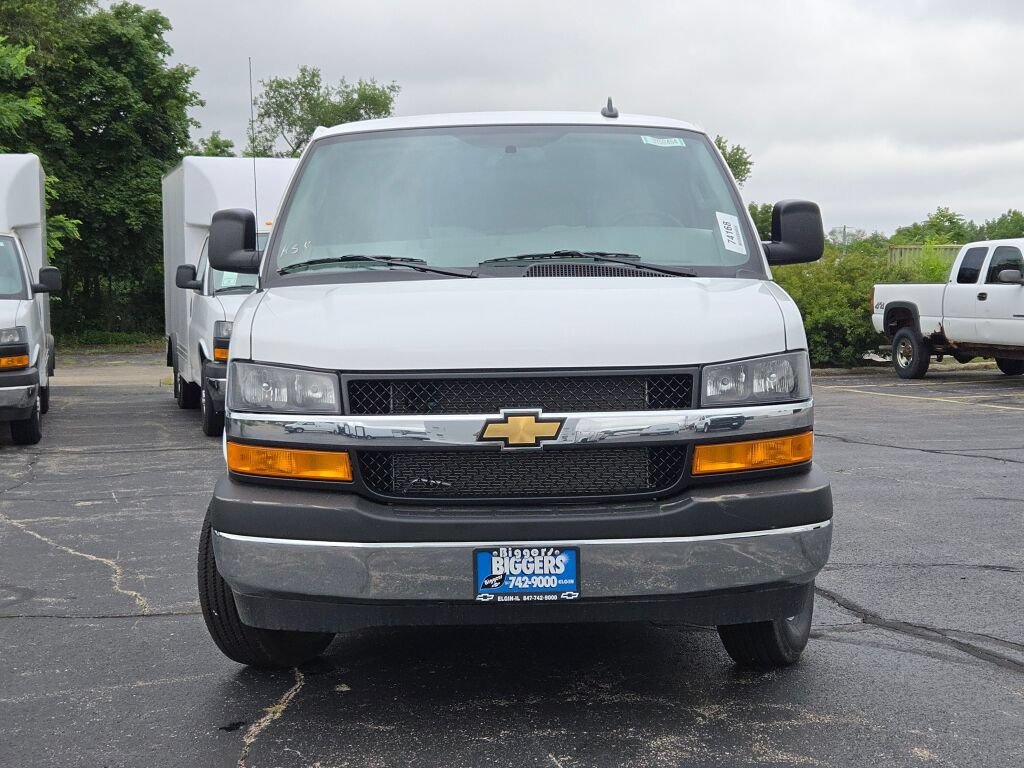 2025 Chevrolet Express Cargo Work Van - Photo 4