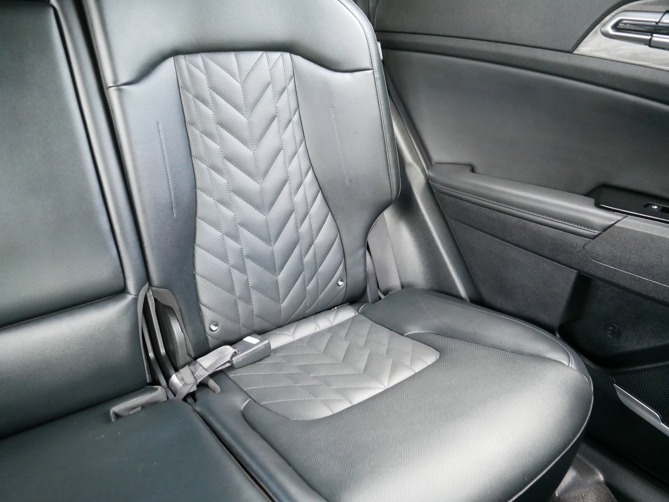 Used 2024 Wolf Gray Kia X-Line image 14