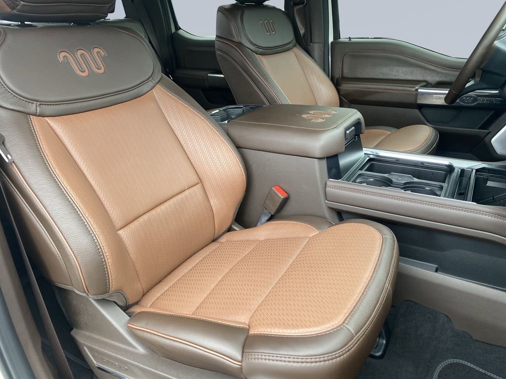 Used 2026 White Metallic Ford King Ranch image 32
