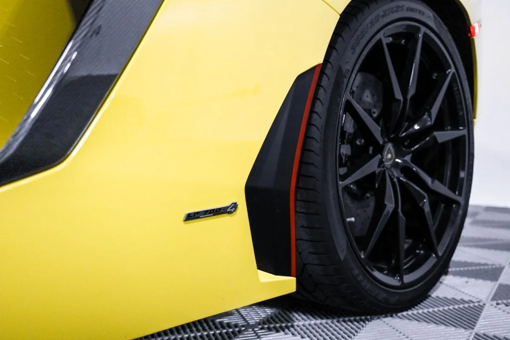 Used 2016 Yellow Lamborghini LP700-4 image 13