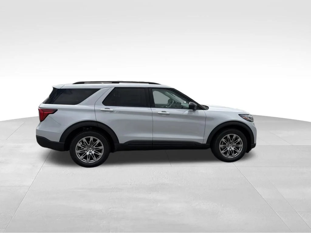 New 2026 Space White Metallic Ford Active image 6