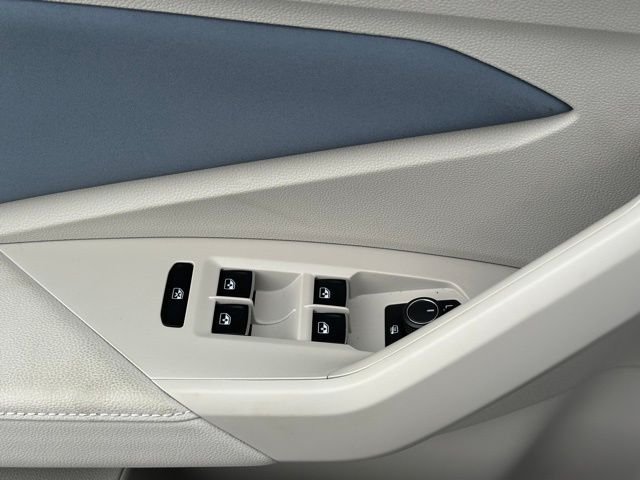 New 2026 Opal White Pearl Volkswagen 1.5T SE image 22