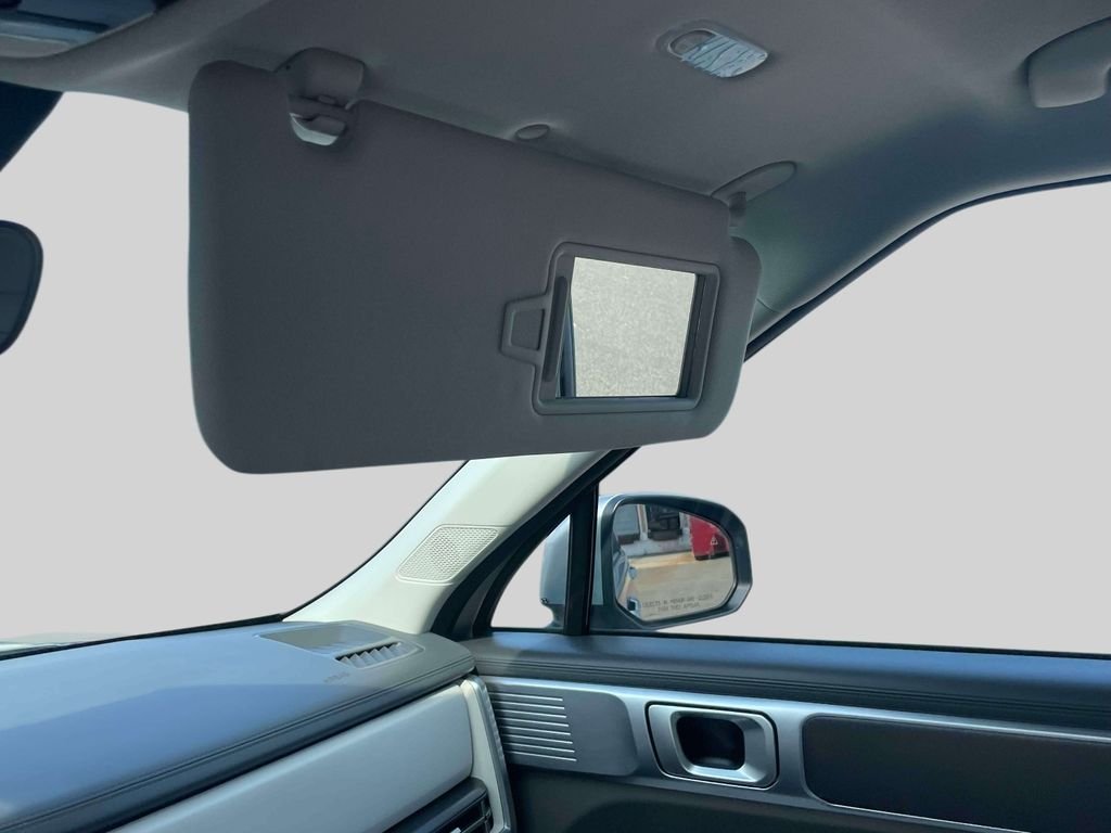 Certified Used 2025 Silver Hyundai SE image 31