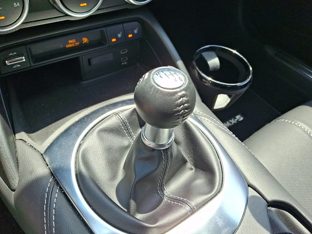 2025 Mazda MX-5 Miata RF Grand Touring - Photo 11