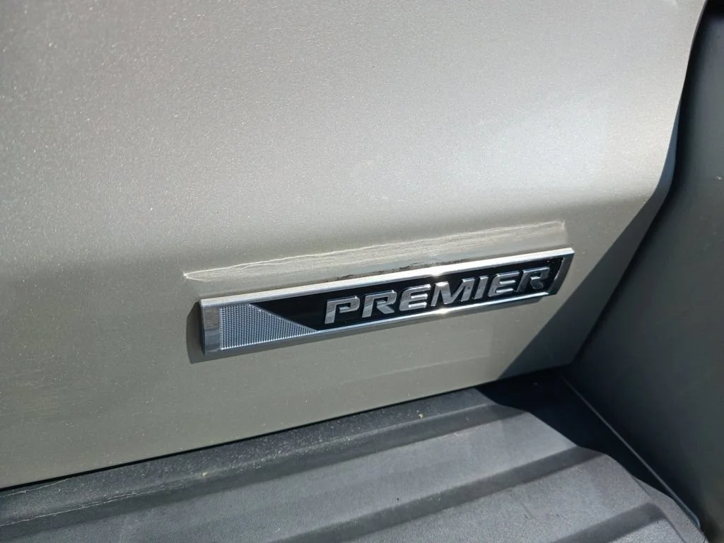 Used 2017 CHAMPAGNE SILVER METALLIC Chevrolet Premier image 31