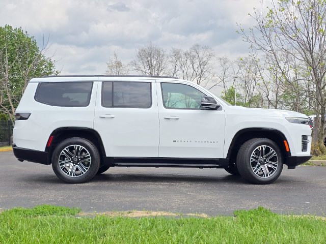 New 2026 Bright White Clear-Coat Exterior Paint Jeep  image 30