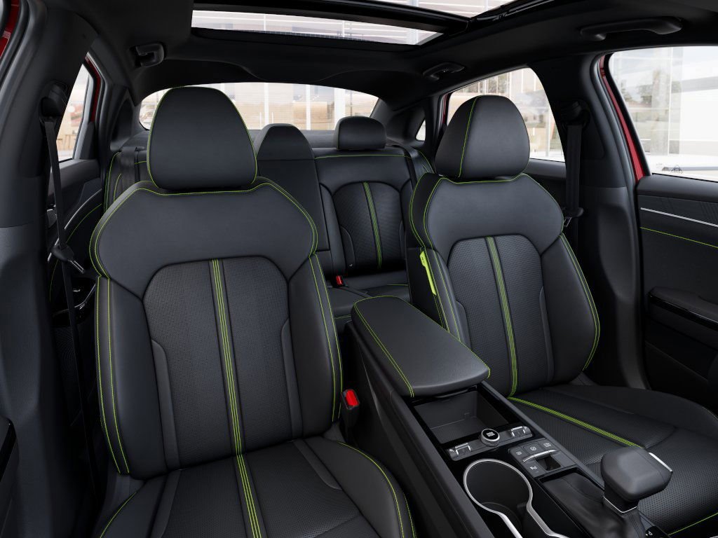 2026 Kia K5 GT - Photo 15