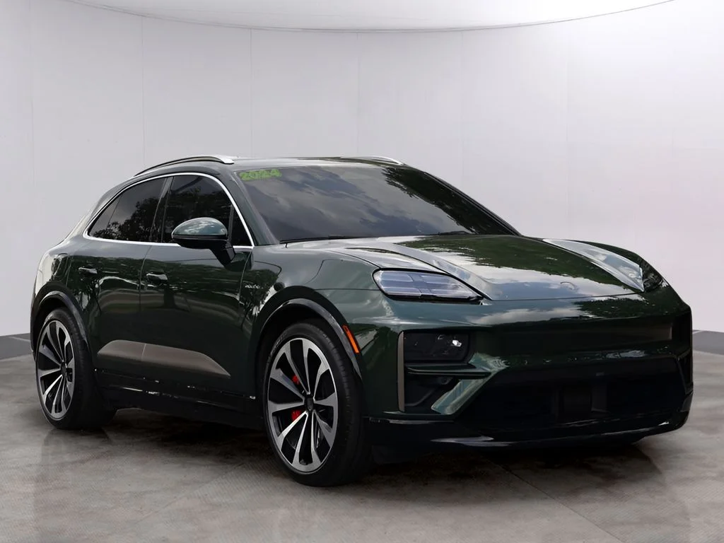 Used 2024 Oak Green Metallic Neo Porsche Turbo image 11