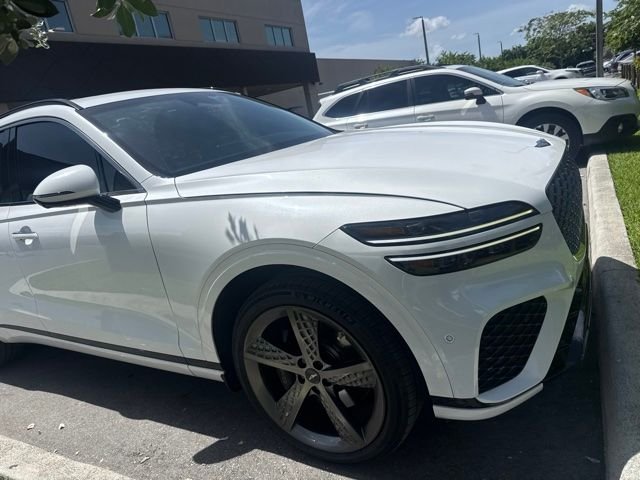 Used 2024 White Genesis 2.5T image 4