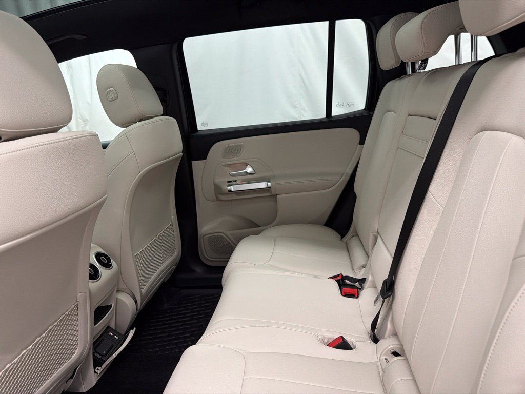 Used 2026 Black Mercedes-Benz GLB 250 image 19