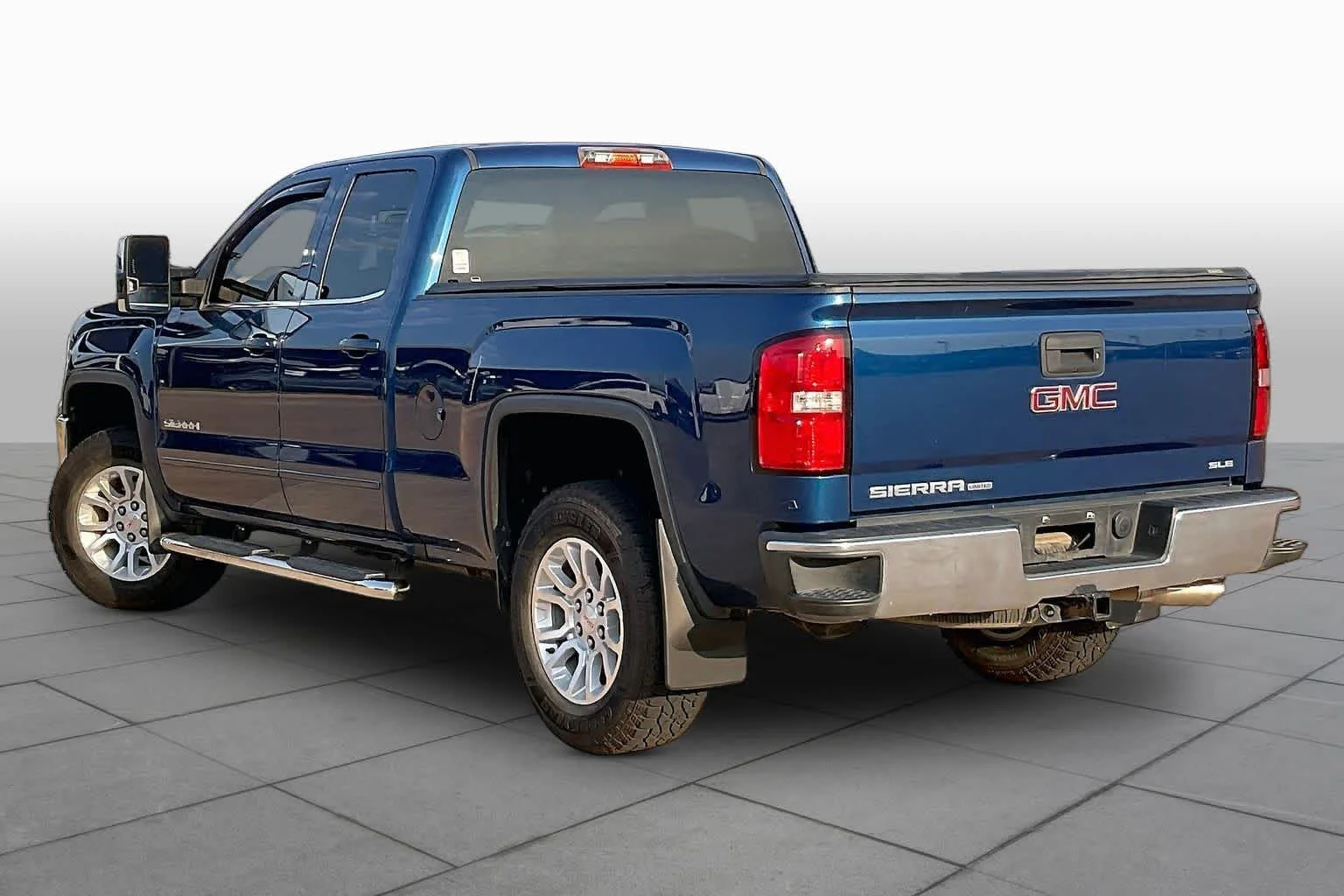 Used 2019 Stone Blue Metallic GMC SLE image 12