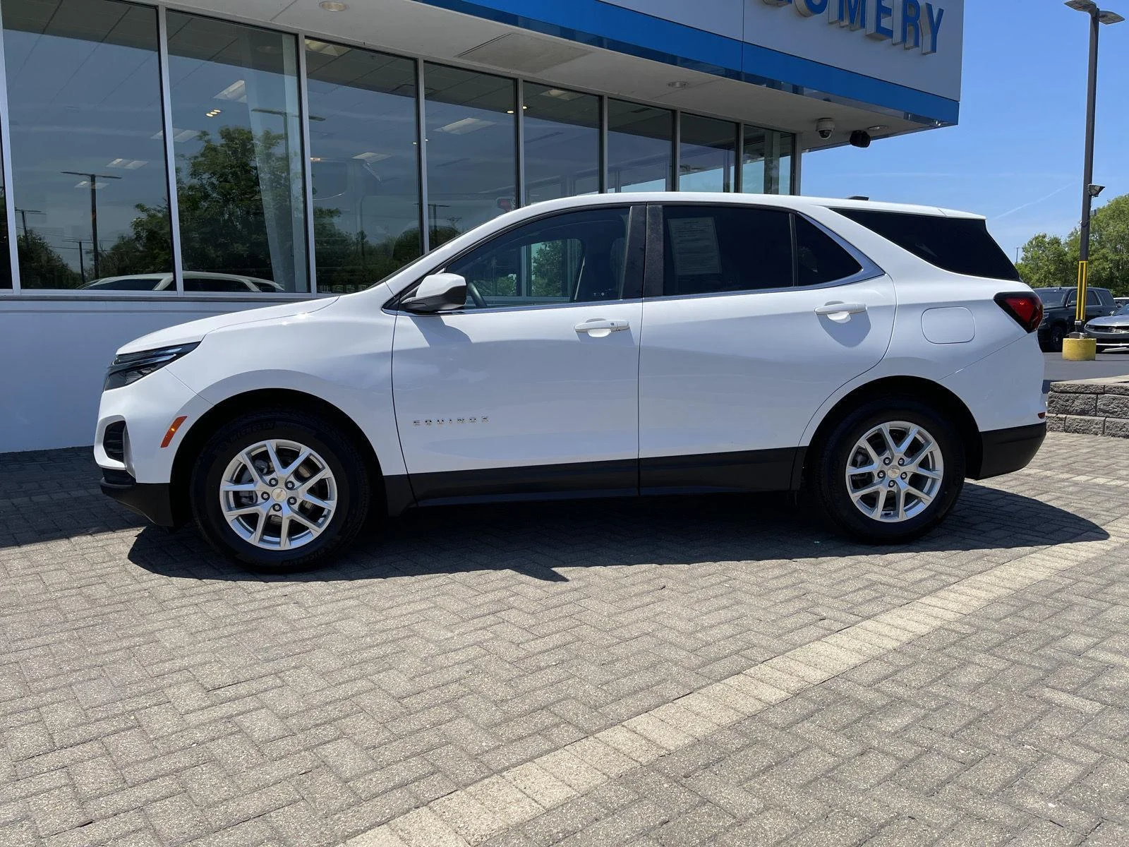 Used 2024 Summit White Chevrolet LT image 2