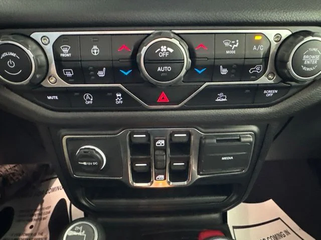Used 2024 Silver Jeep Sport S image 16