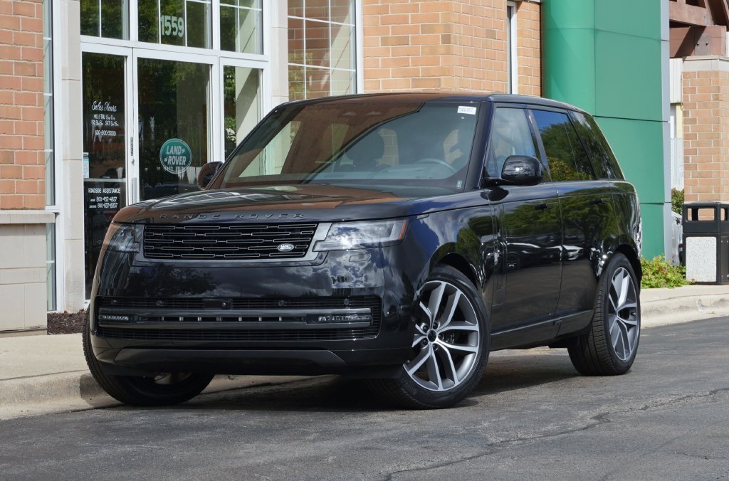 New 2026 Santorini Black Land Rover SE image 1