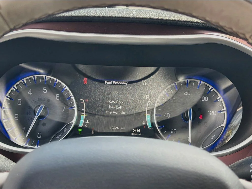 Used 2018 White Chrysler Limited image 12