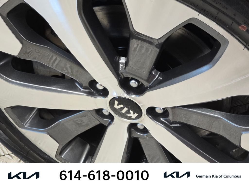 Used 2020 Black Kia S image 13
