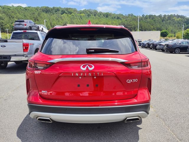 Used 2022 Red INFINITI Sensory image 3