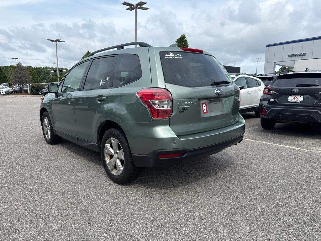 Used 2016 Green Subaru 2.5i Premium image 3