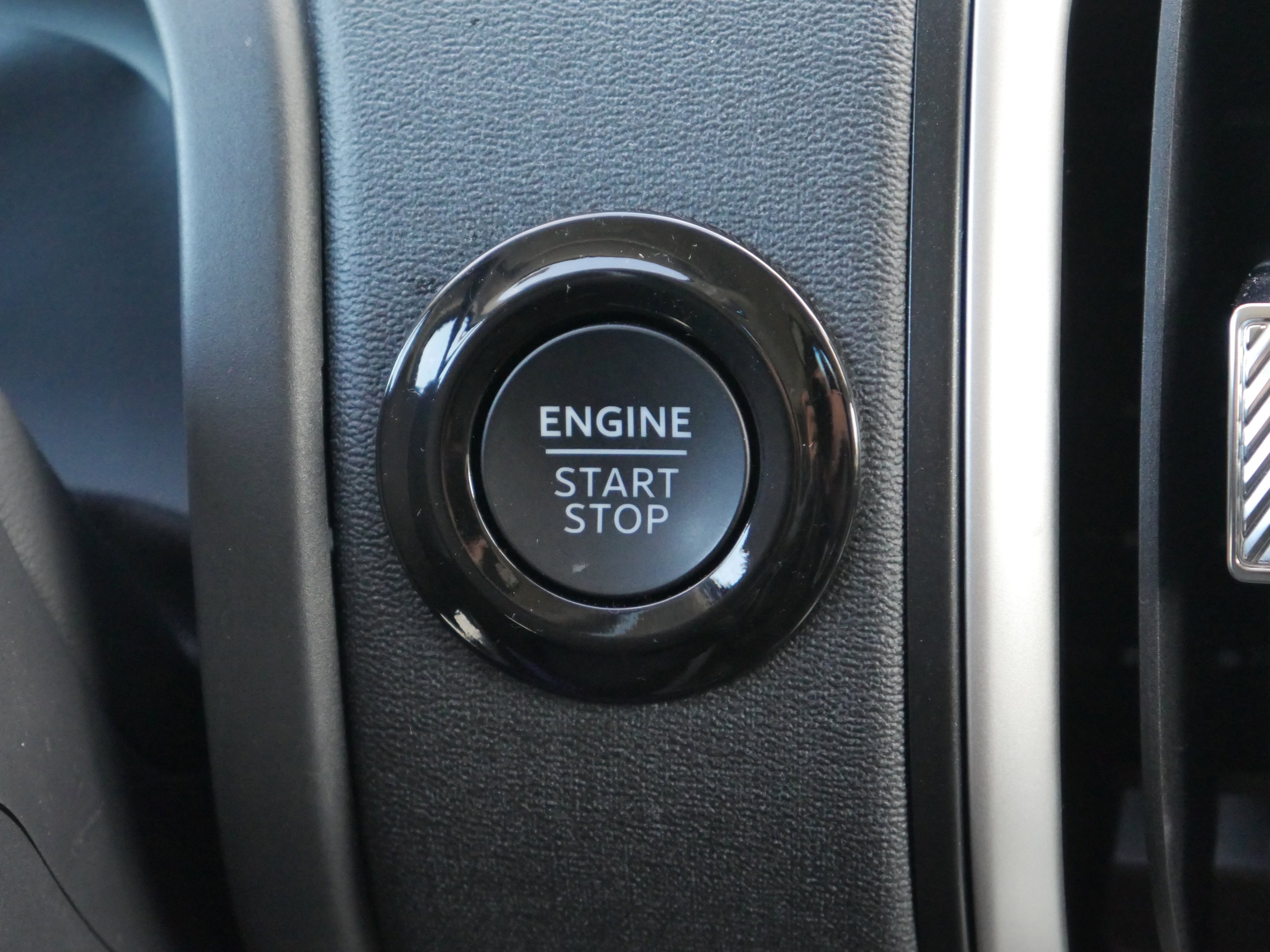 Certified Used 2025 Star White Ford Active image 10