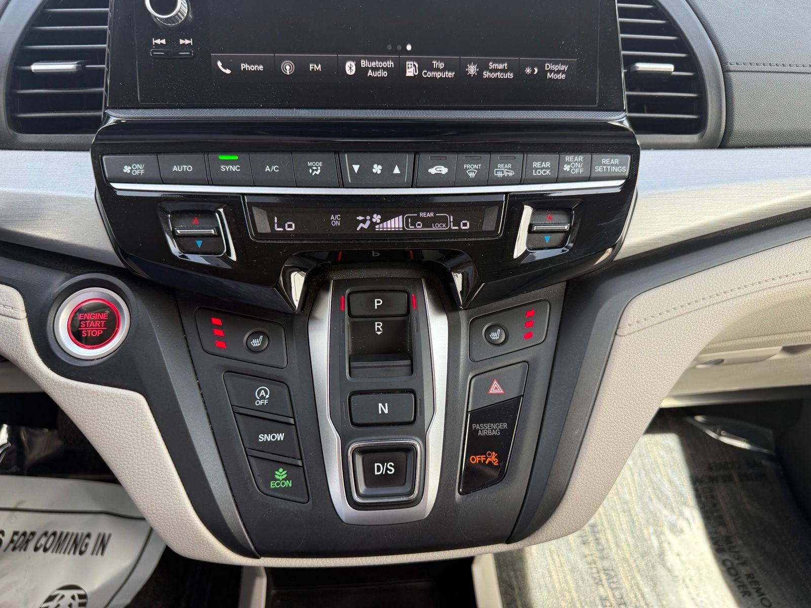 Used 2025 Solar Silver Metallic Honda EX-L image 25