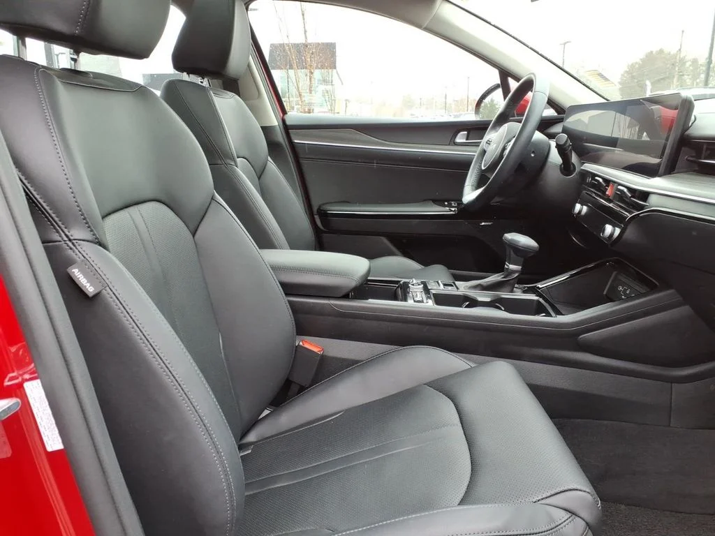 Certified Used 2025 Red Kia EX image 5