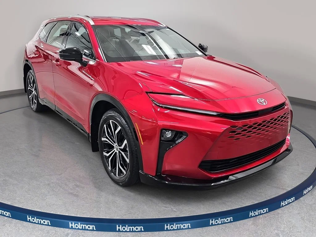 Used 2025 Red Toyota XLE image 4