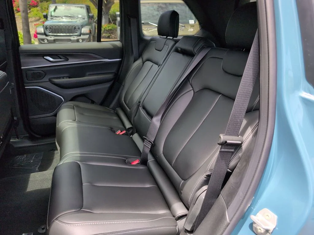 New 2026 Steel Blue Exterior Paint Jeep Limited image 21