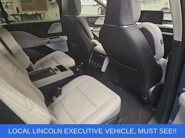 Used 2025 Blue Lincoln Reserve image 11