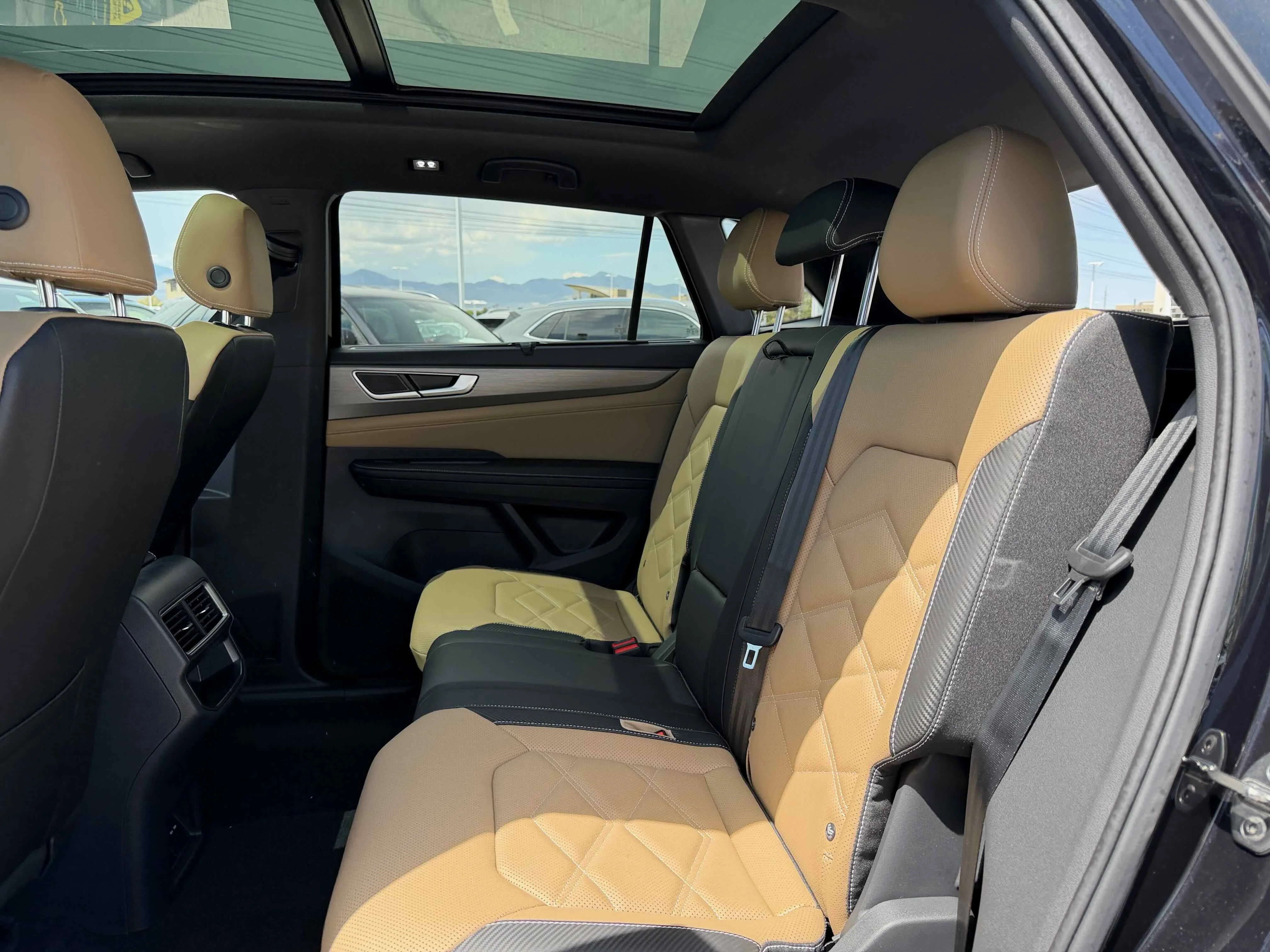 New 2026 Deep Black Volkswagen 2.0T SE w/Technology image 28
